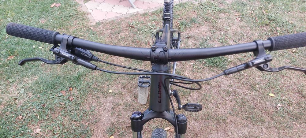 MTB Cube roti pe 29 model Nou.