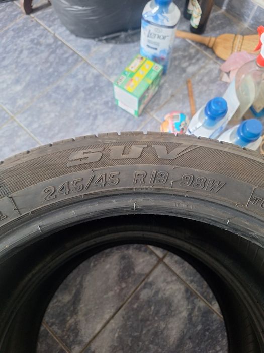 Vand 2 cauciucurii 245/45 R19 98W