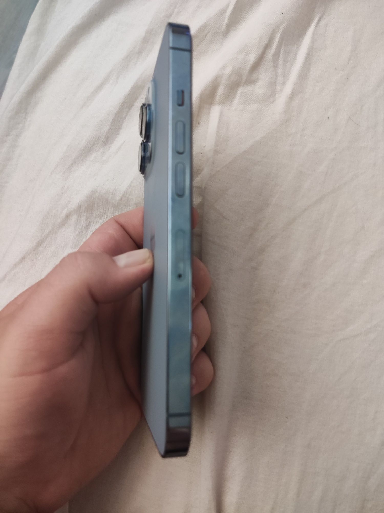 Продавам iphone 13pro