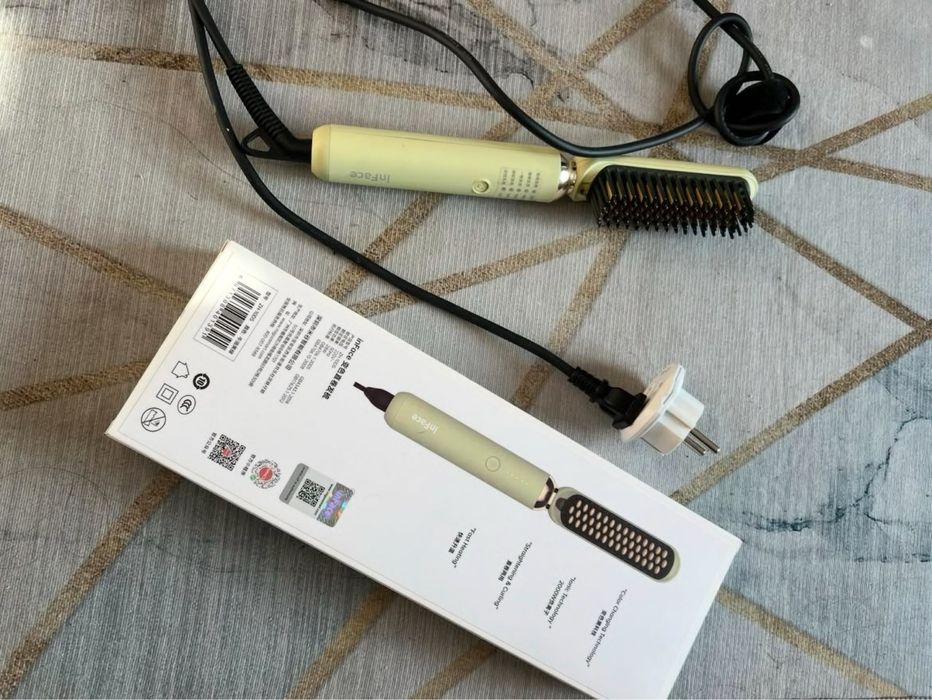 Расческа-выпрямитель