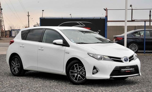 Toyota AURIS hybrid 2015