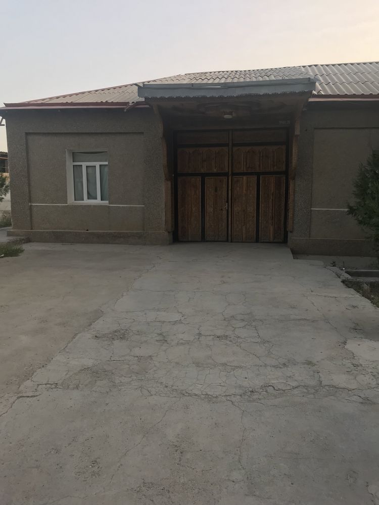 Tayyor 18 sotok hovli sotiladi Navoi kalxoz eski raddom oldida