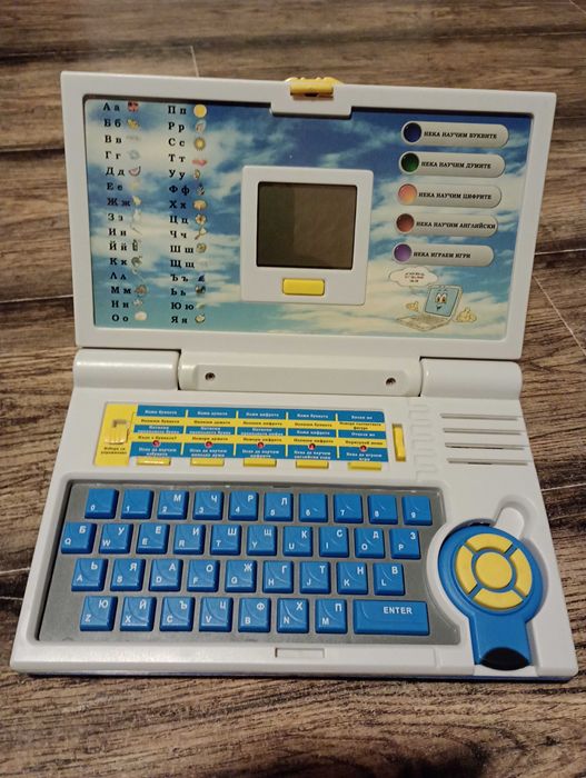 Продавам детски лаптоп