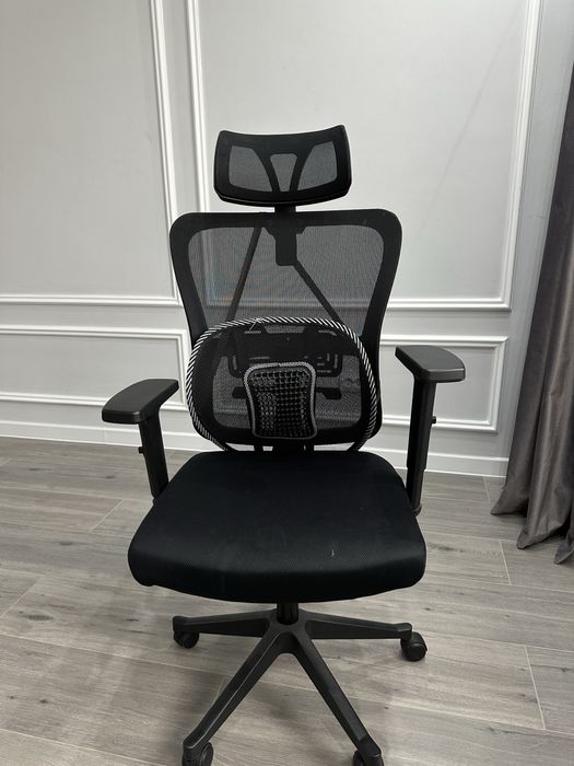 Продам кресло, черный