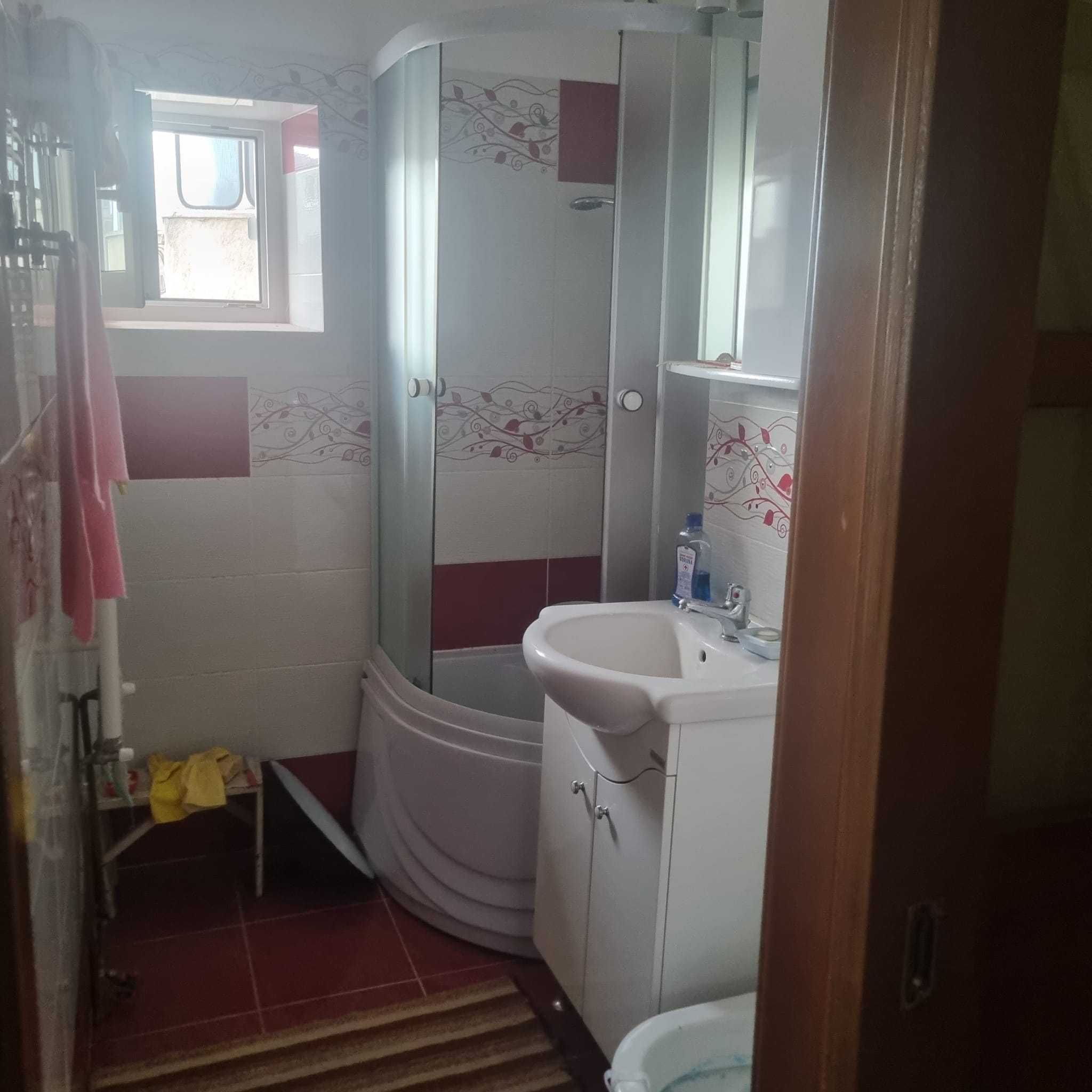 Apartament 3 camere disponibil pentru inchiriere