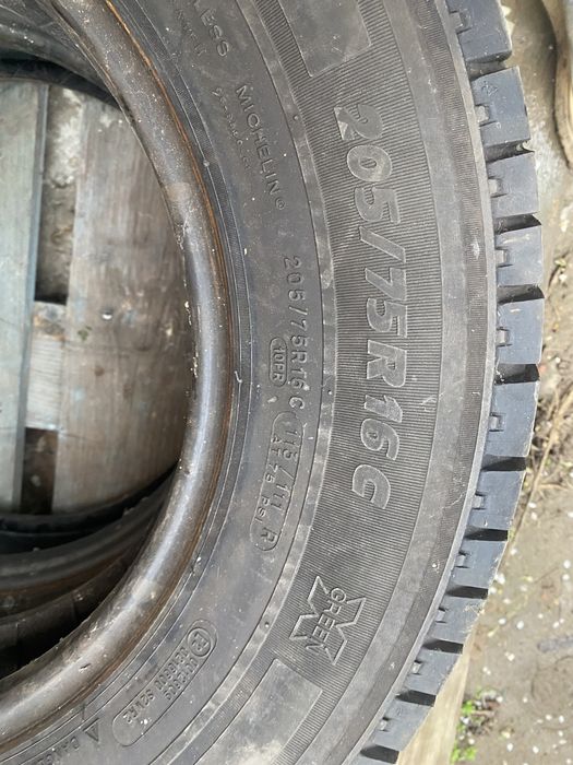 2 buc 205/75/16C Michelin