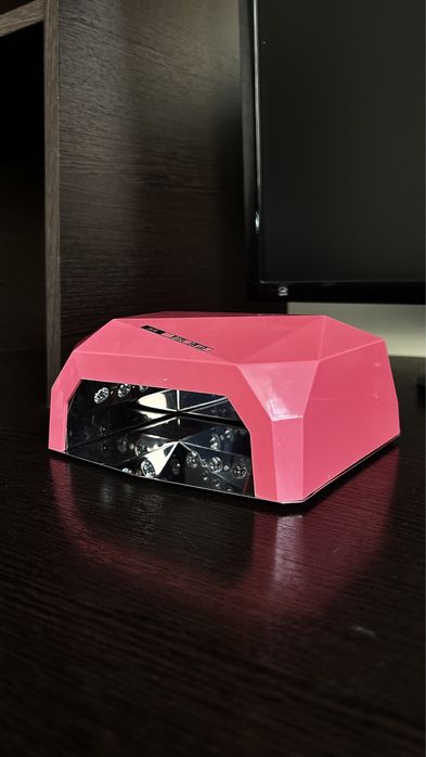 Продам лампу для маникюра