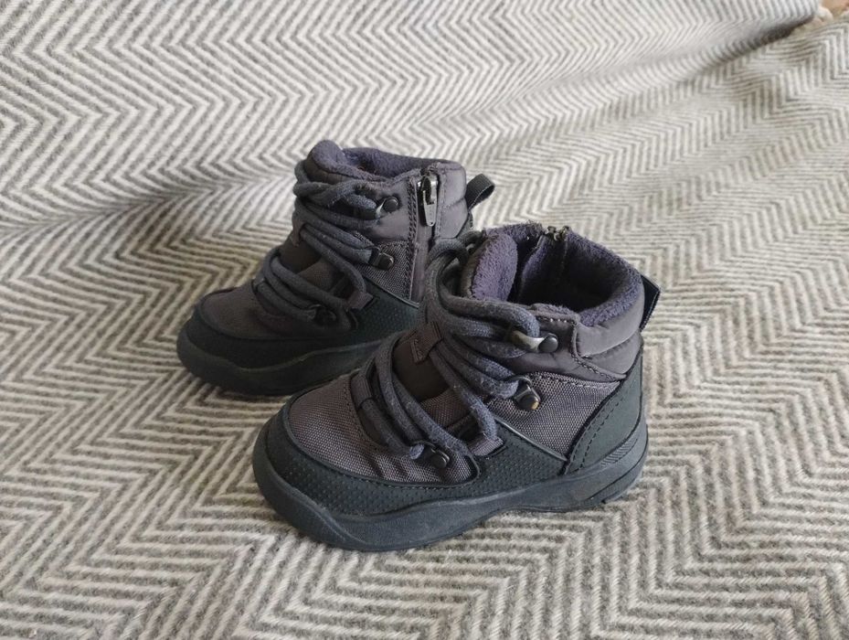 Zara непромокаеми боти номер 22