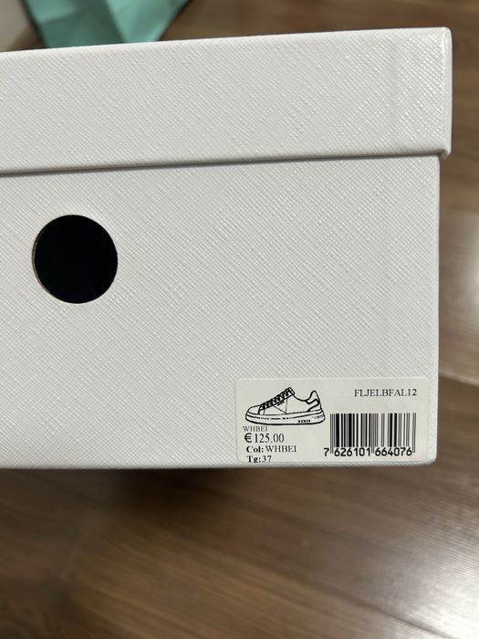 Кецове- сникърси -маратонки GUESS