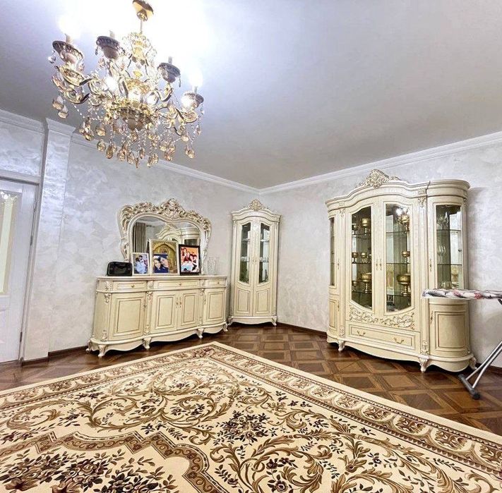 Шохмедцентр, Госпитальный, Банковский дом(200кв.)