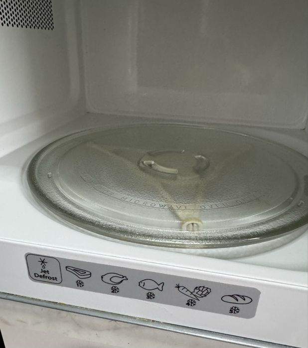 Cuptorul cu microunde Whirlpool GT285/WH