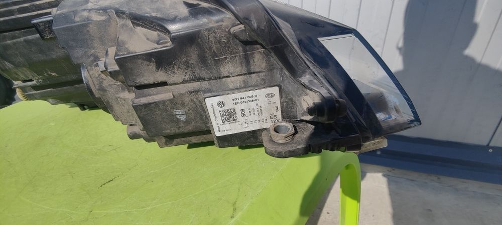 Far stanga Volkswagen golf 7 facelift avariat geam
