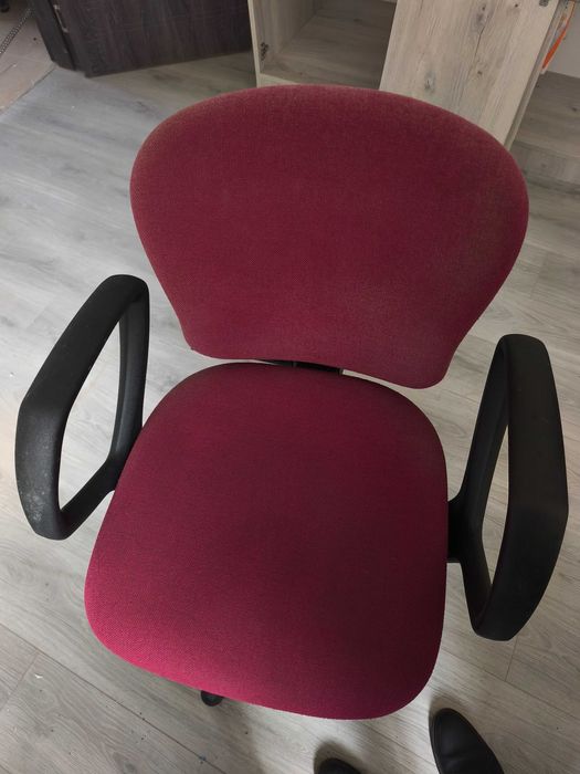 Офис стол с подлакътници