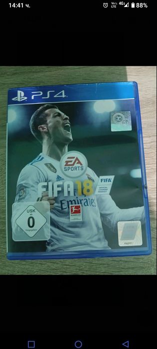 Продавам плейстейшън 4