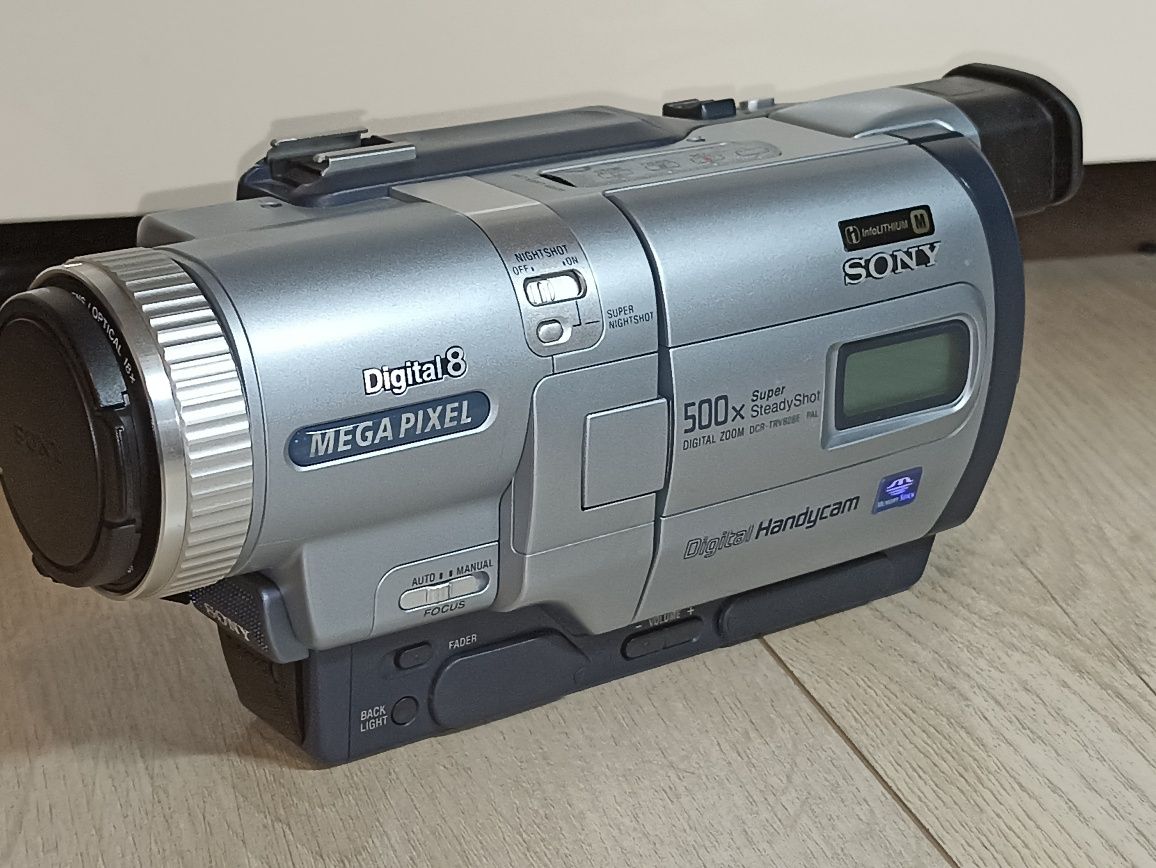 Camera video Handycam Hi8 Sony DCR-TRV828 vintage