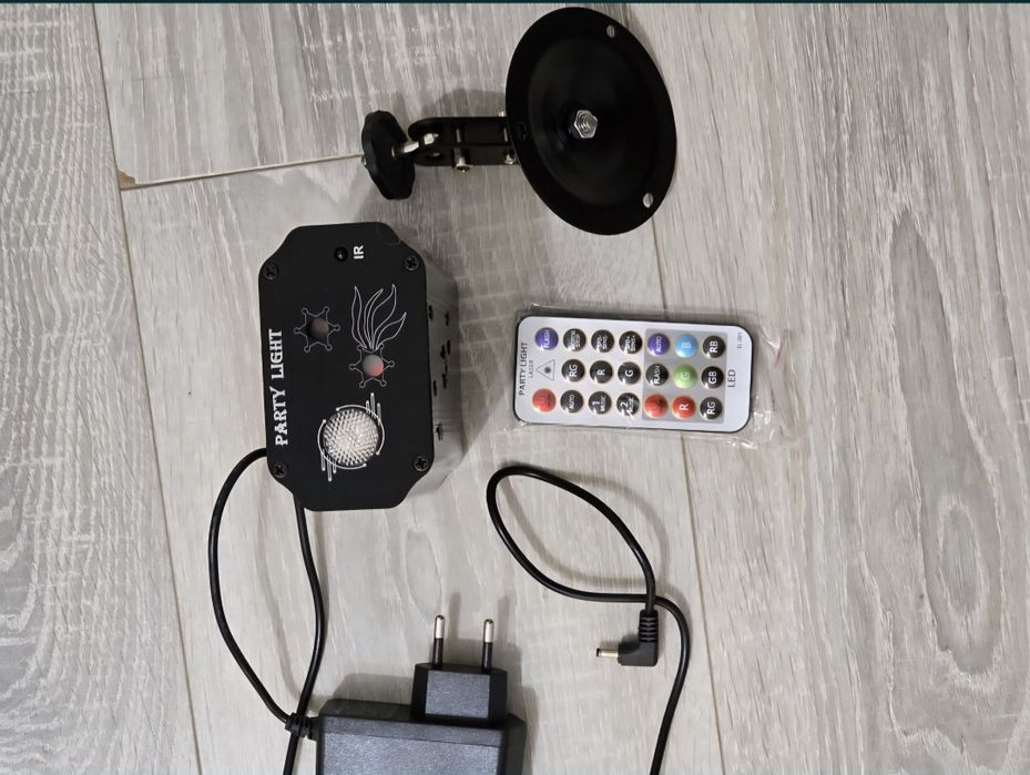 Bilă disco LED cu 6 culori, 24 modele, control prin sunet