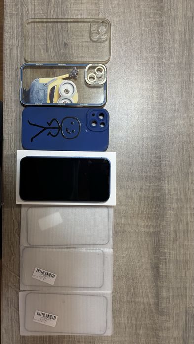 Iphone 13 blue запазен + аксесоари