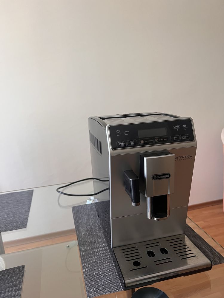 Кафе машина Delonghi