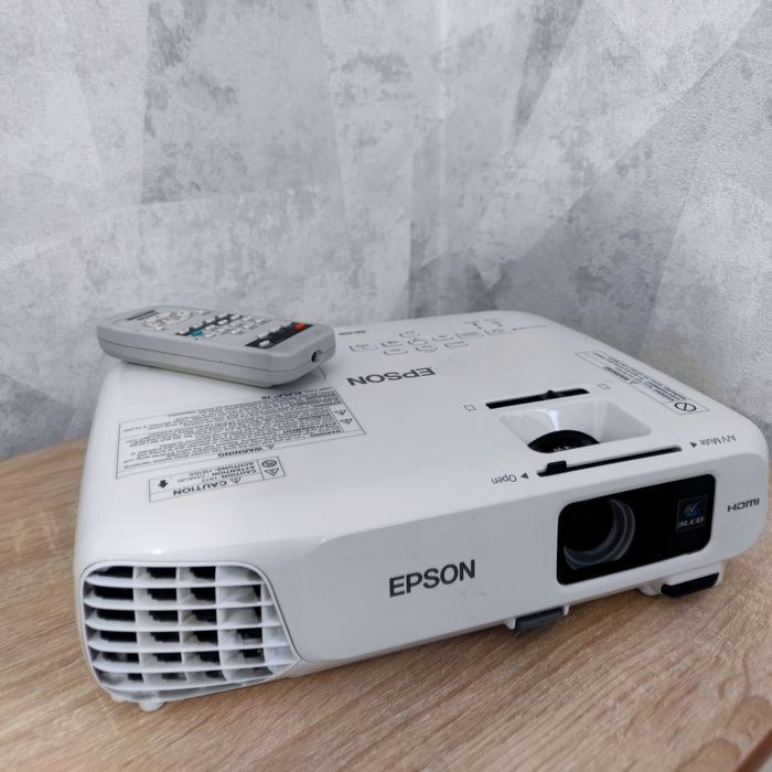 Проектор EPSON HD Срочно Дёшево идеал!