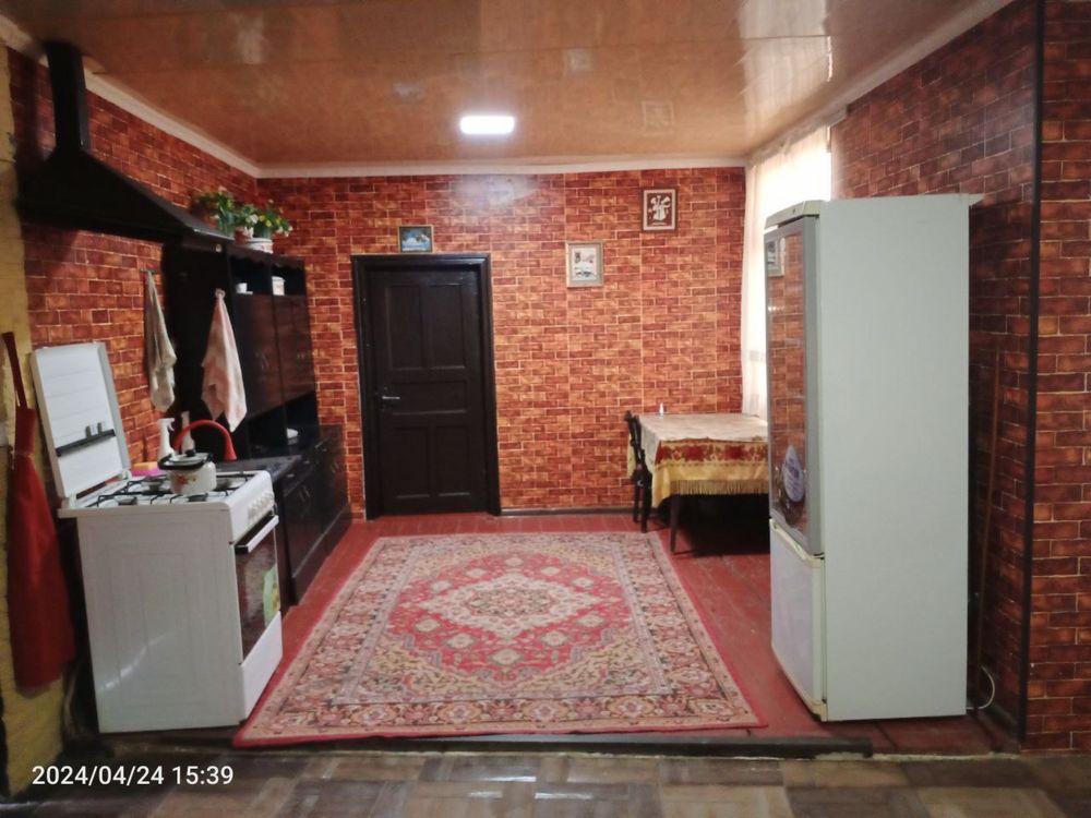 Hovli sotiladi 5.5 sotix remontlari bilan