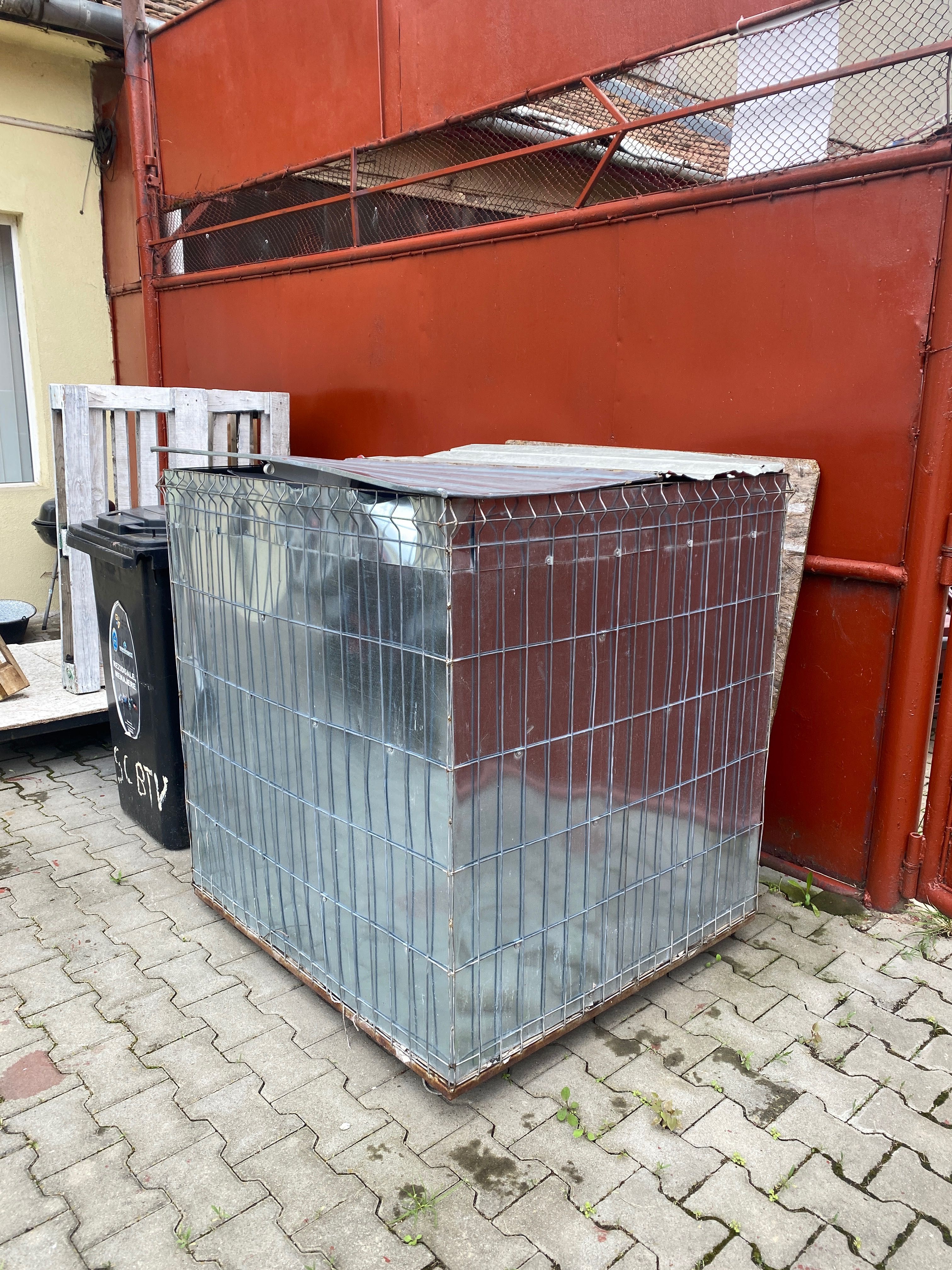 Carucior metalic transport marfa + container depozitare