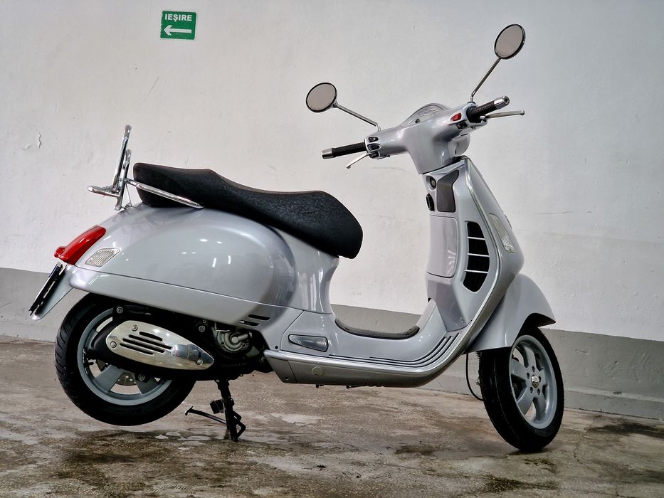 Piaggio Vespa Gts 125 CA NOU!