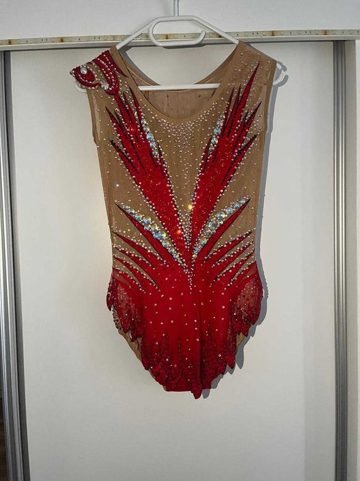 costum gimnastica ritmica