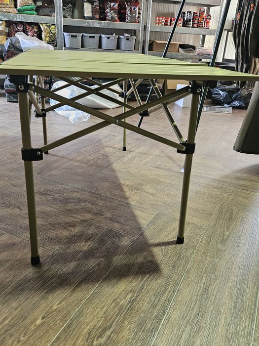 Masa Metalica stil Evantai