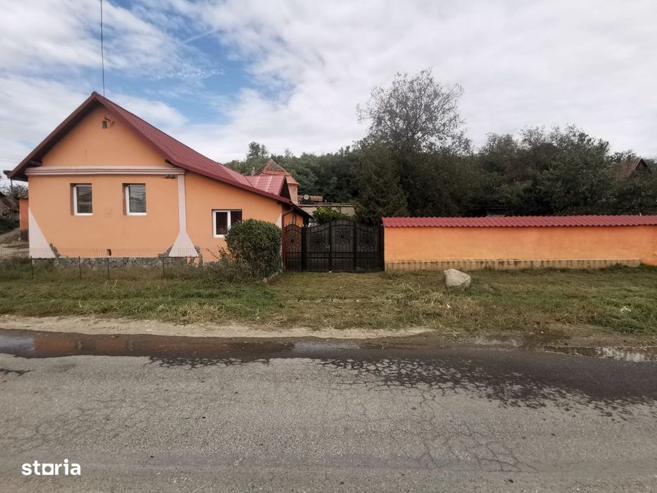 Casa cu 3 camere Com Ungra