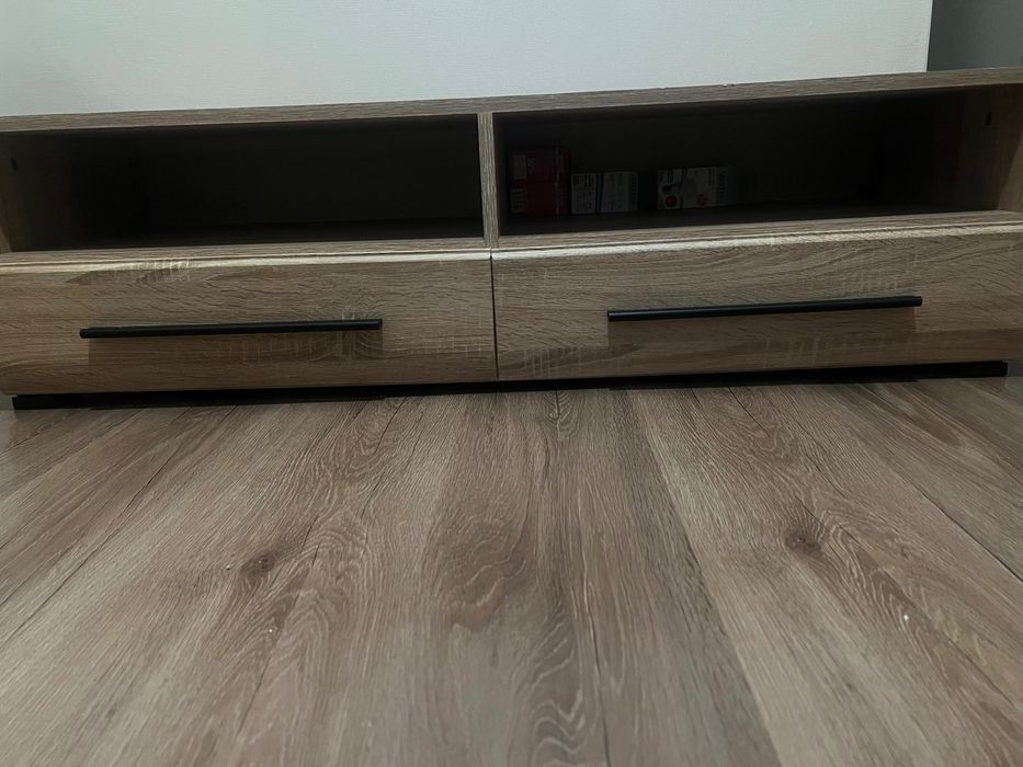 Продам тумбу под телевизор