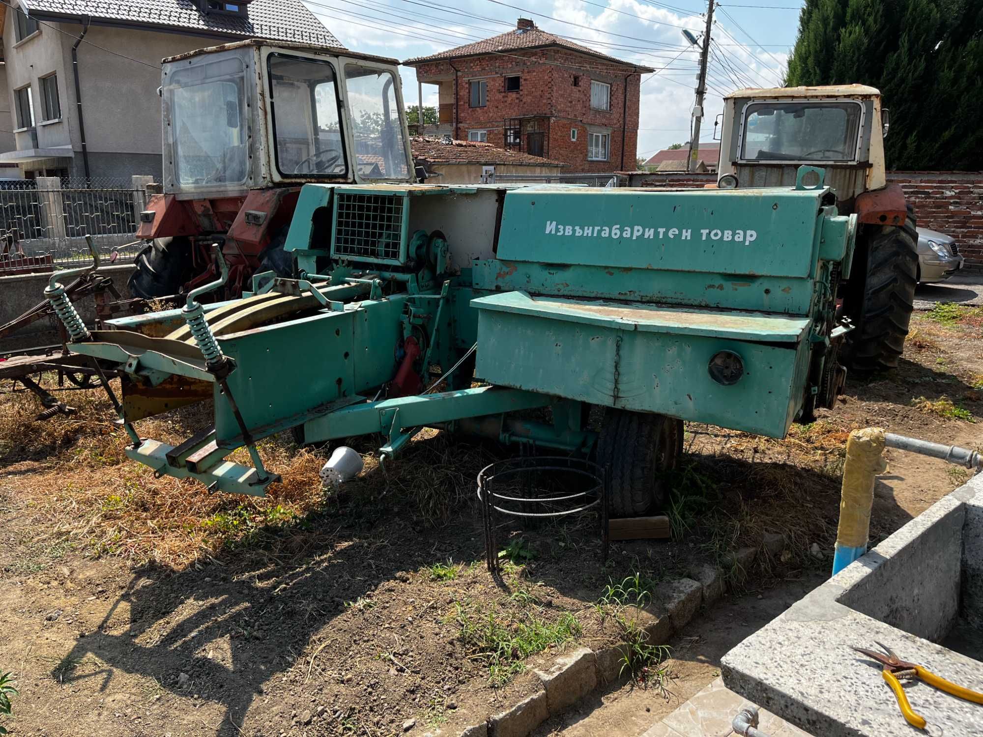 Продавам Балопреса и трактор