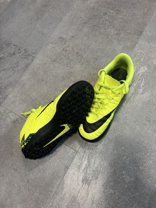 Зелени стоножки - Nike