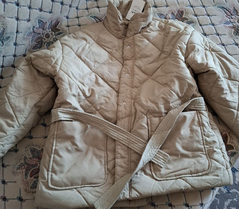 Продается осеняя куртка