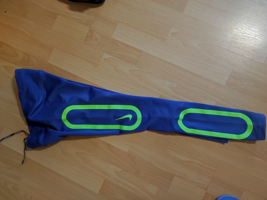 Клин Nike размер М обличан веднъж, като нов