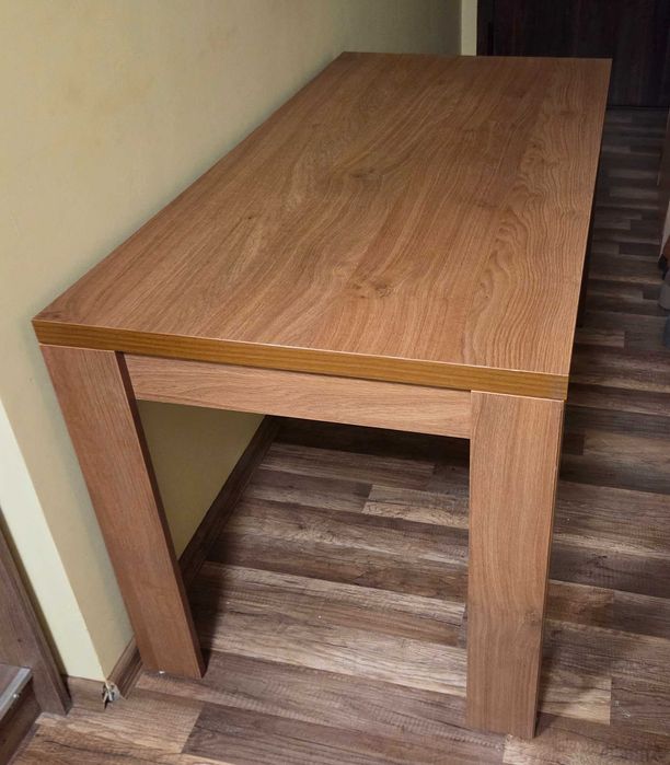 Трапезна правоъгълна маса