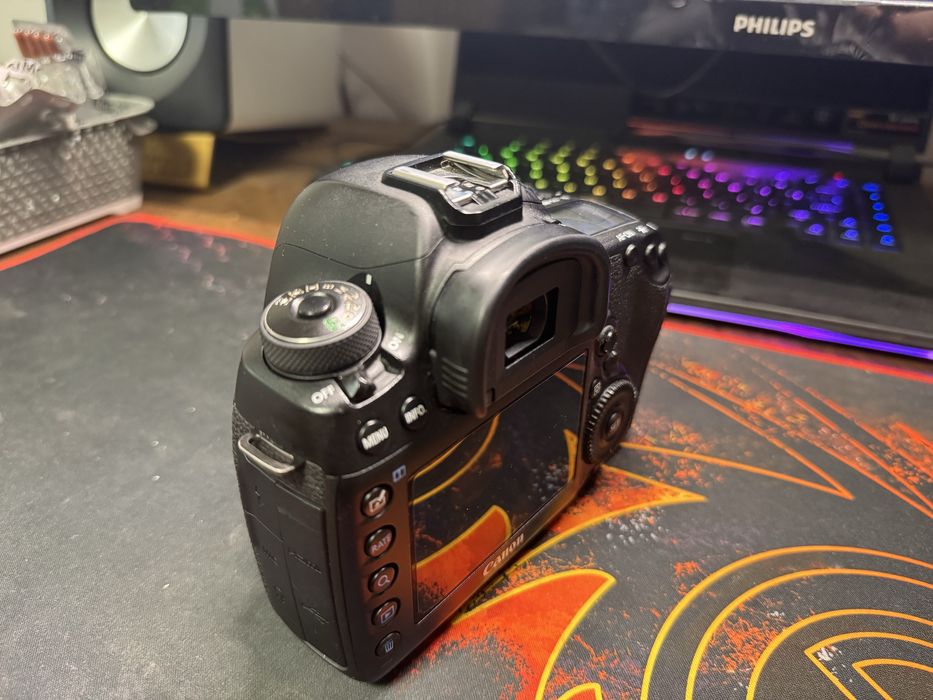 Vand body Canon 5d Mark 4