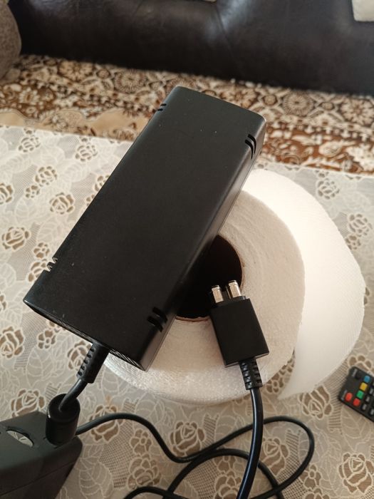 Xbox 360 Slim + Controller + Jocuri (Forza, FIFA, Diablo etc.)