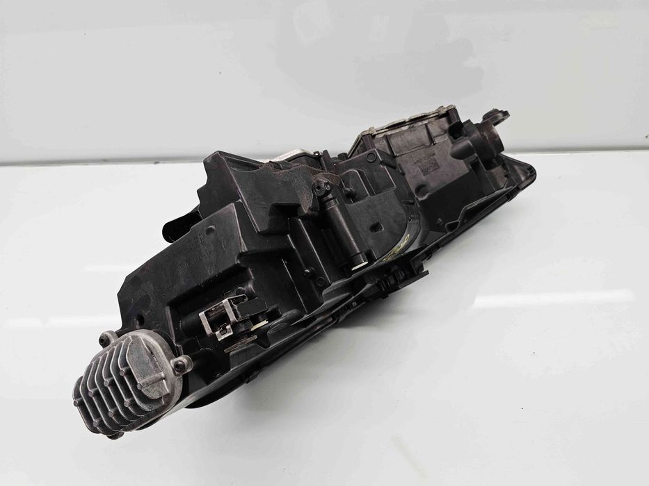 Far dreapta Audi A4 (8W2, B9) [Fabr 2015-2023] 8W0941034A