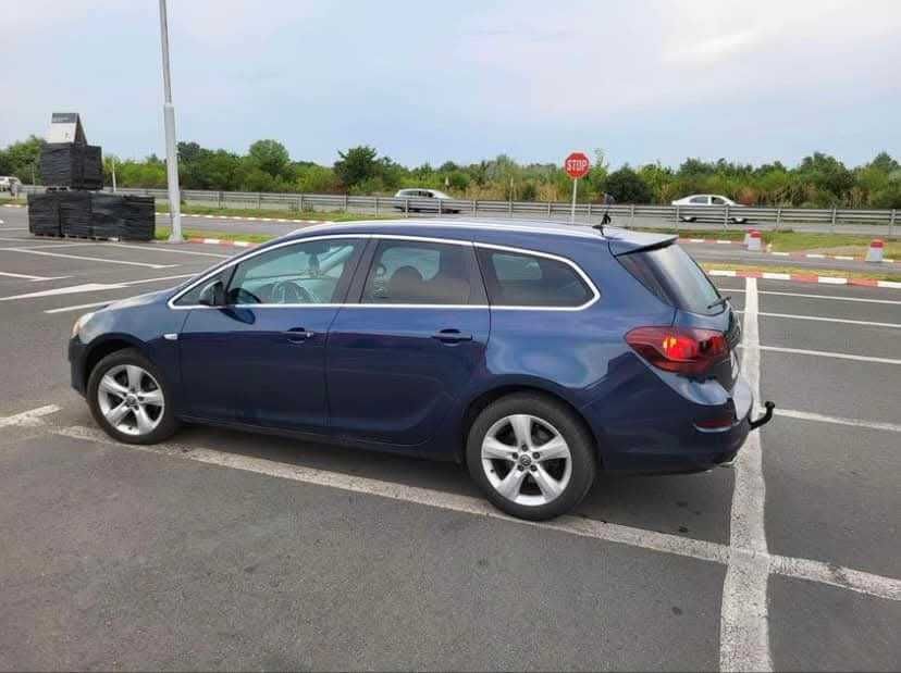 Vand Opel Asta J 2012