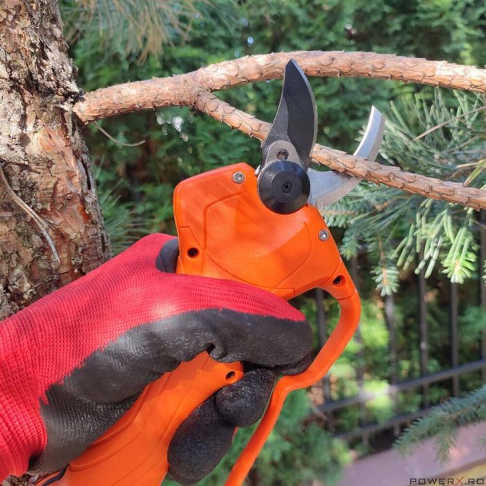 Foarfeca electrica cu acumulator pentru curatarea copacilor, florilor,