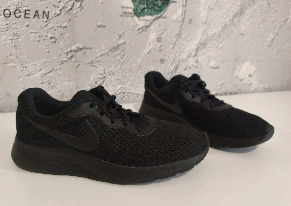 Incaltaminte Nike 41 (26cm). Impecabil
