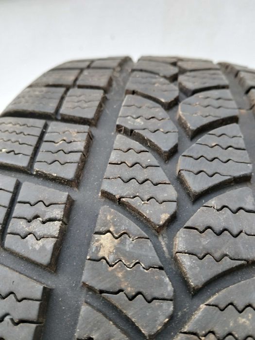 Гуми 225/45/17 зимни