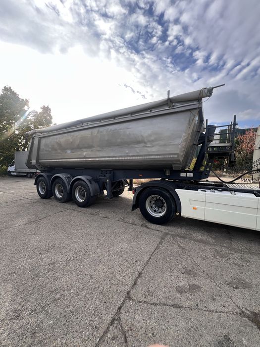 Ansamblu basculabil Volvo FM EEV si semiremorca Schmitz SKI-24