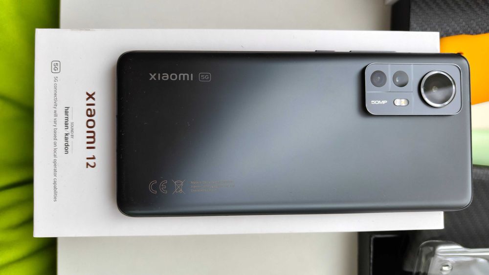 Телефон Xiaomi 12, 8GB/256GB Gray - отличен