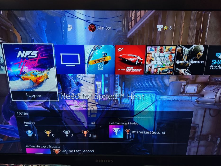 Vând PS4 Pro + jocuri incluse