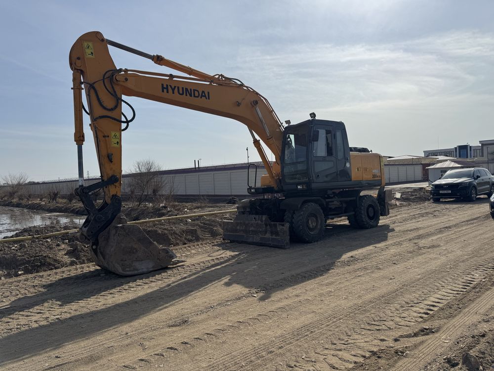Ekskavator Hyundai 200 w - 7  ковш 1.2 куб