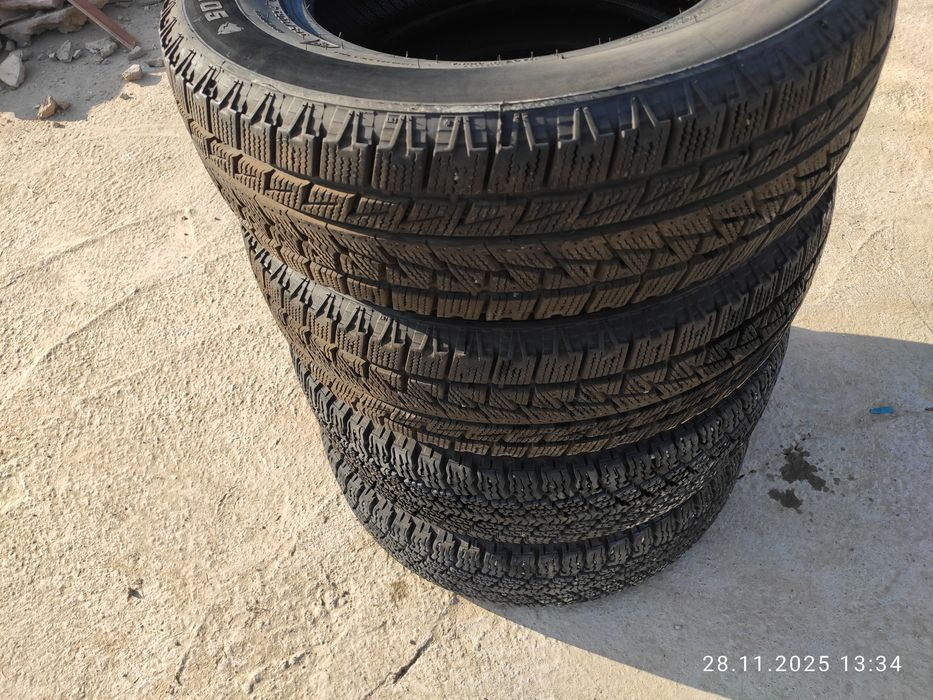 Зимние шины почти новые