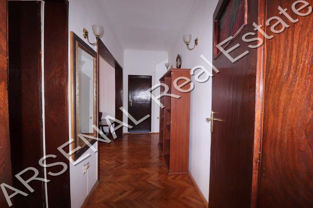 Дава се под наем Двустаен апартамент в София, Център - 75 кв.м за 500 € - Снимка #1