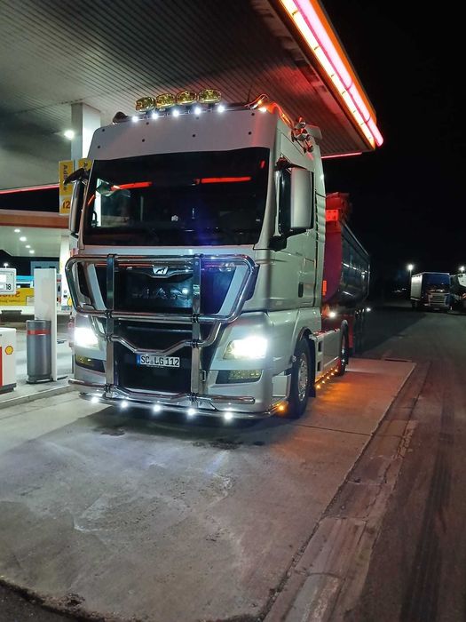 Piese camioane noi și second-hand.