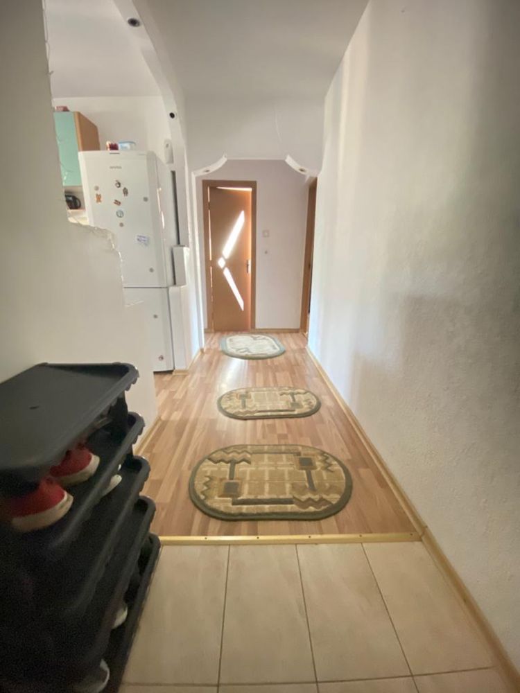 Vând apartament cu 2 camere in Lupeni